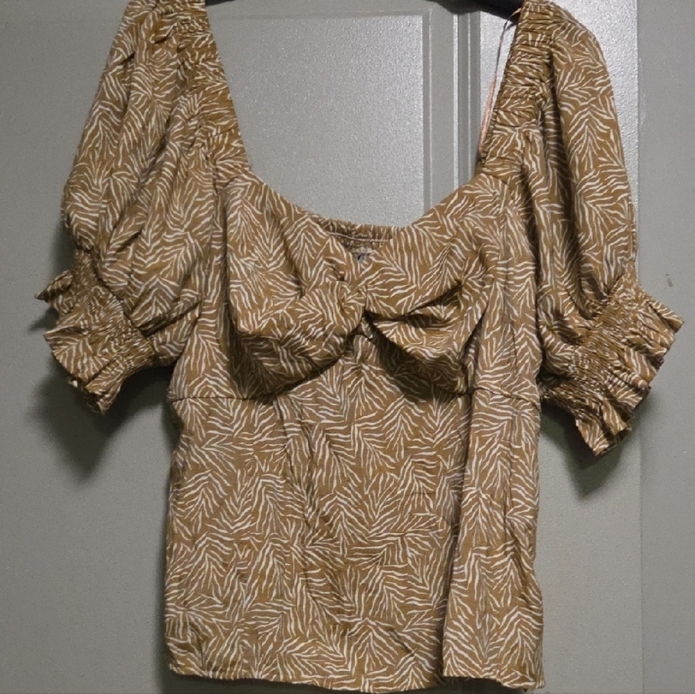 Nine West Beige Patterned Puff Sleeve Blouse